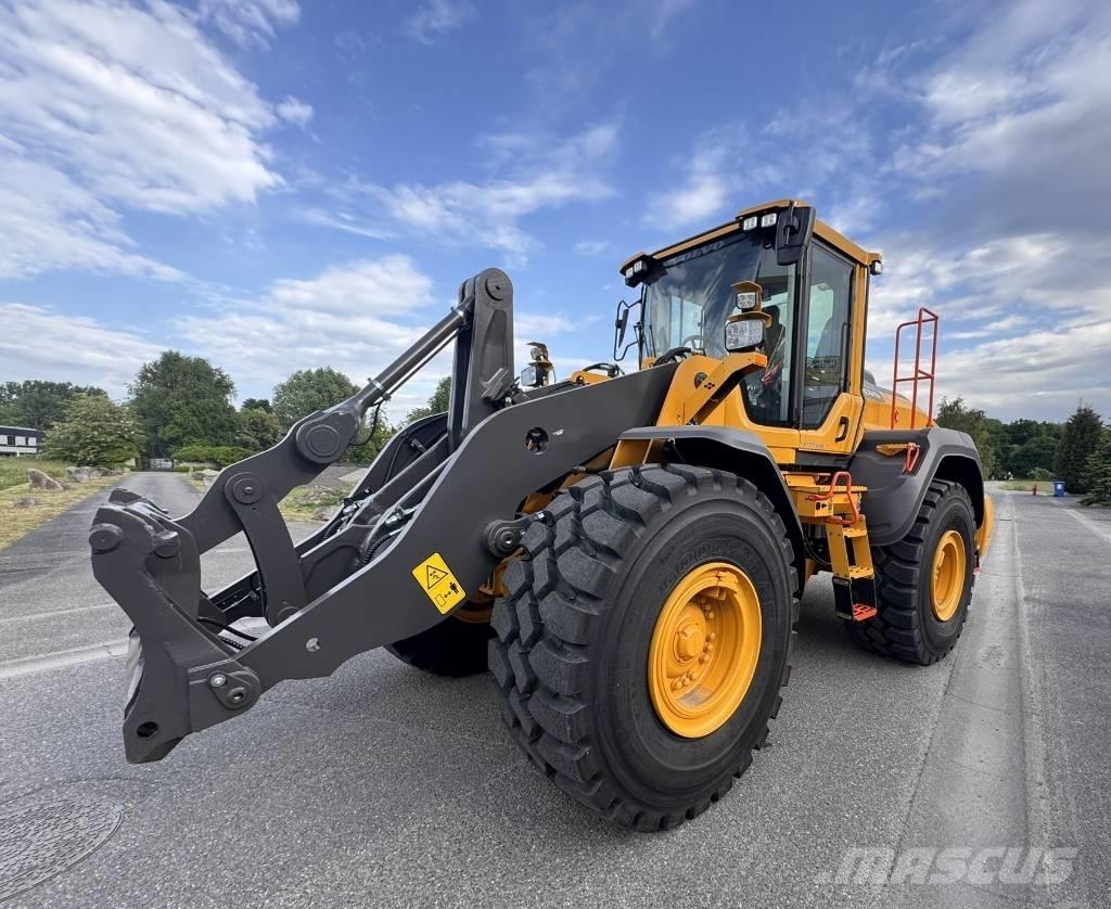 Volvo L 120 H2 輪胎式裝載機