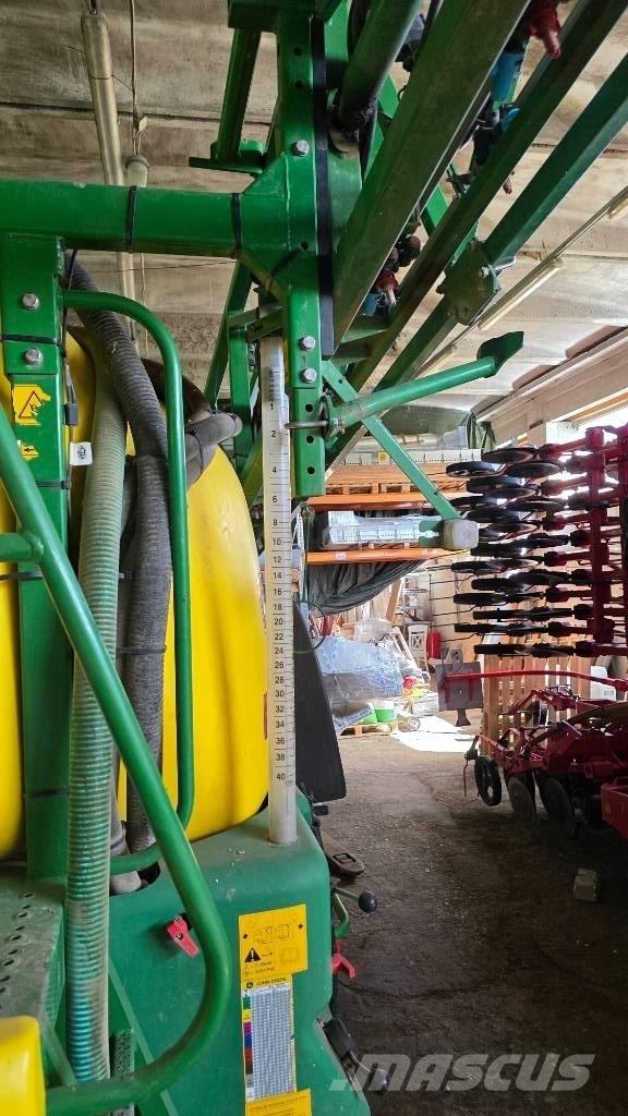 John Deere M 740 i 牽引式噴霧機