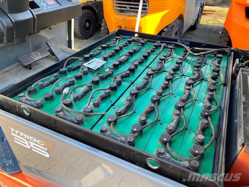 Toyota 8FBMT35 電動堆高機