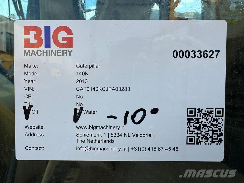 CAT 140K 平土機