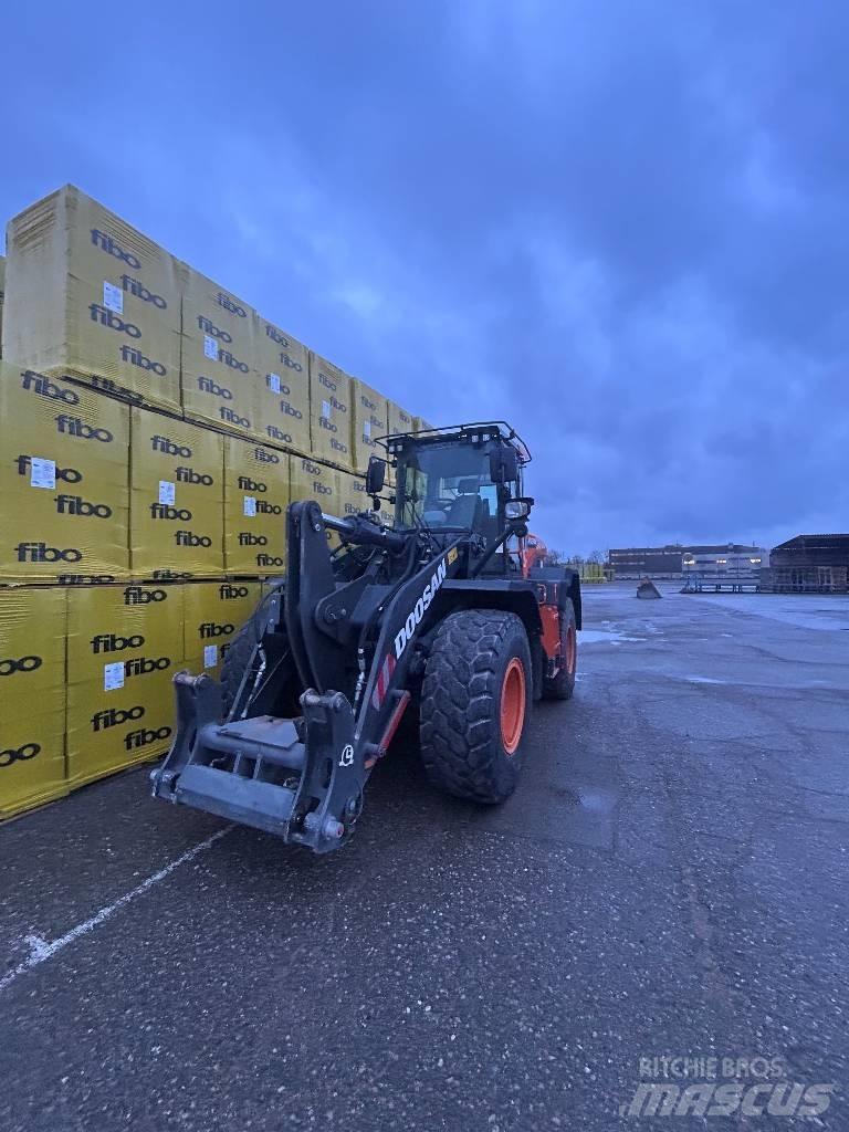 Doosan DL 280-7 輪胎式裝載機