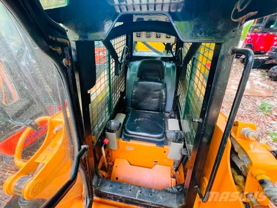CASE 465 HD 滑移轉向裝載機