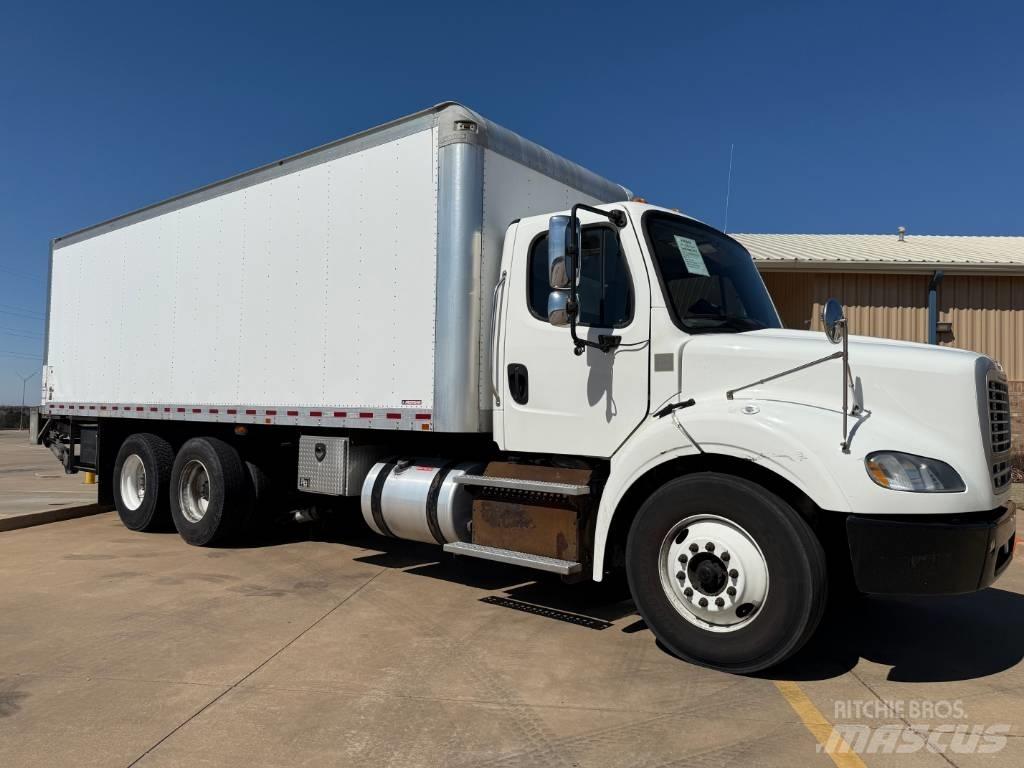 Freightliner M 106 貨箱式卡車
