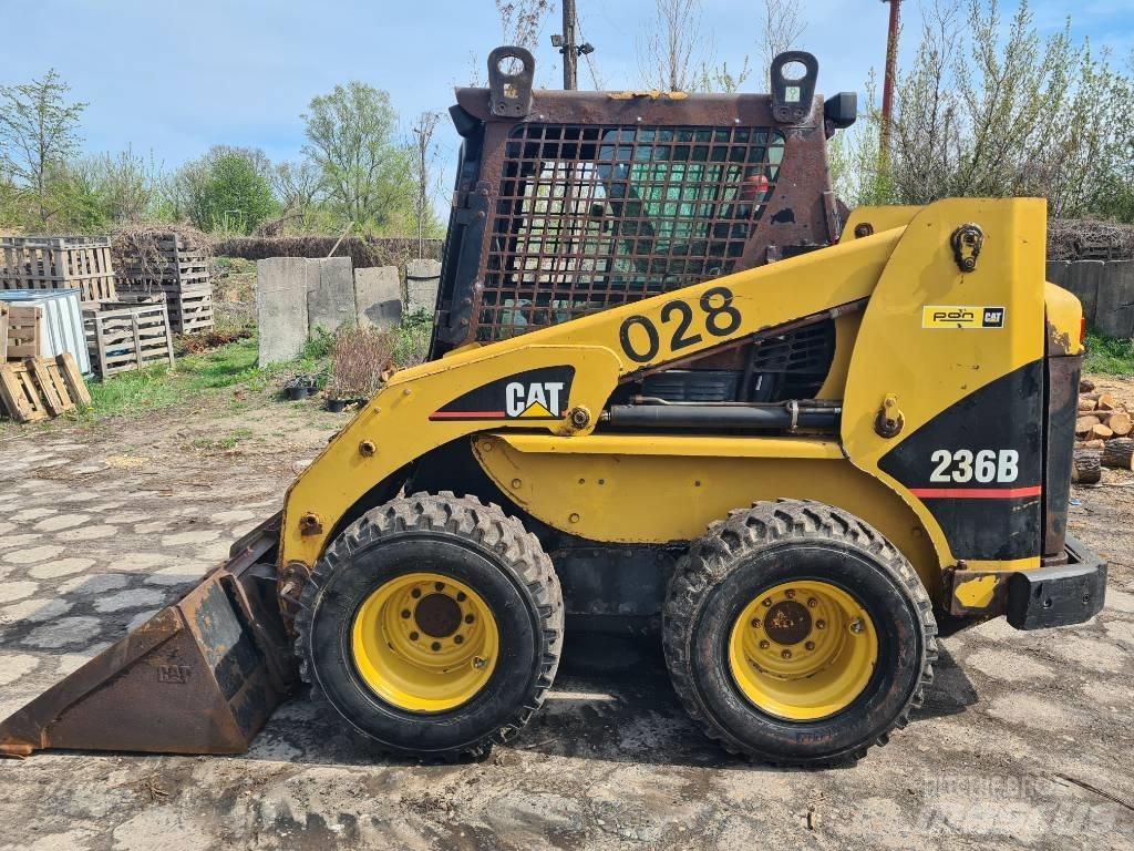 CAT 236 B 小型裝載機