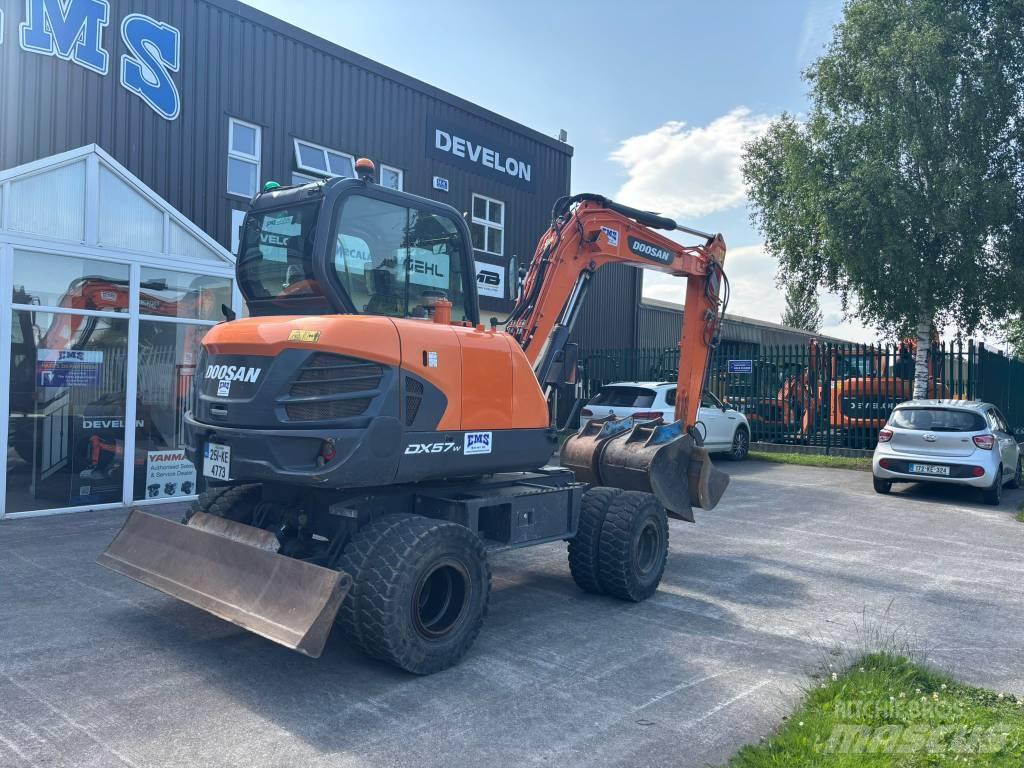 Doosan DX 57 W-5 旋轉式挖土機/掘鑿機/挖掘機