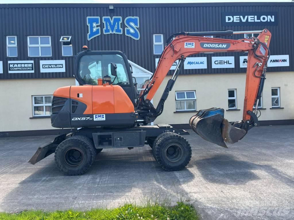 Doosan DX 57 W-5 旋轉式挖土機/掘鑿機/挖掘機