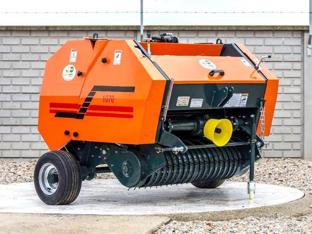  Komondor RKB-1070 圓型牧草打包機