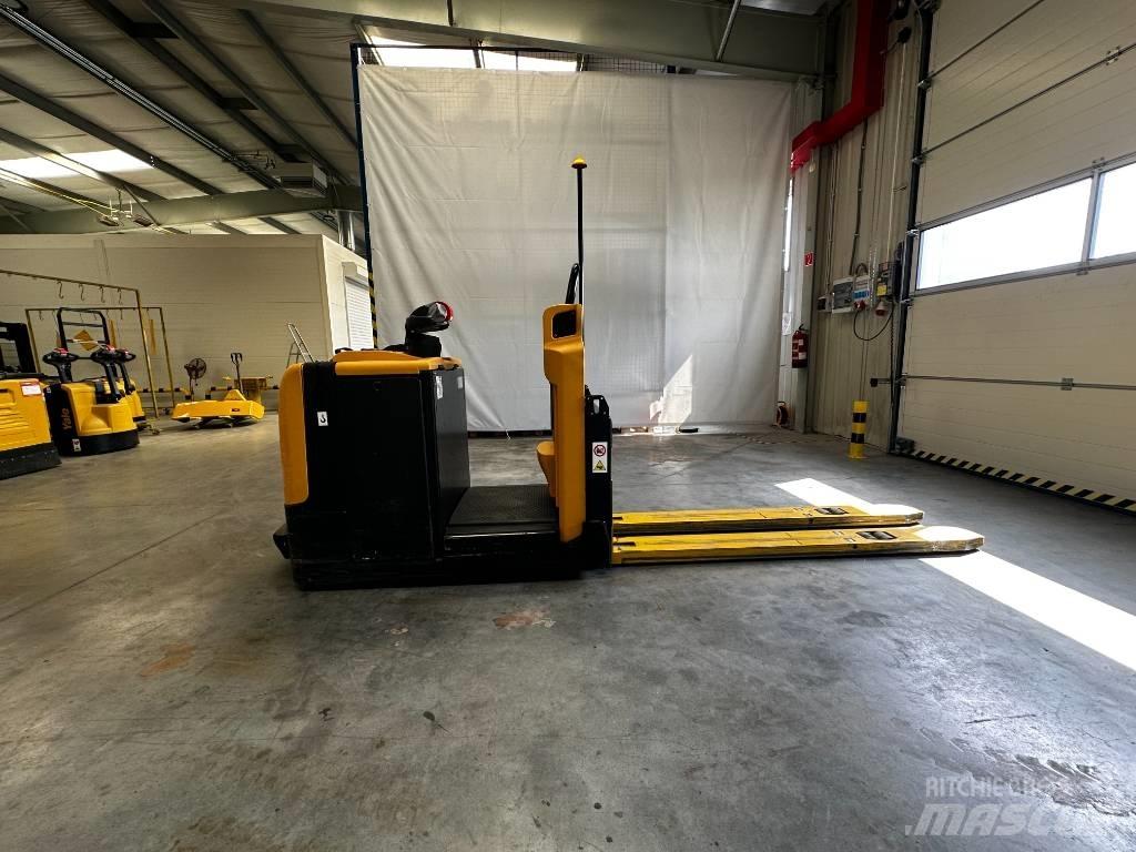 Yale MO25 低架裝載機
