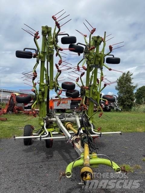 CLAAS Volto 1100 T 耙與翻草機
