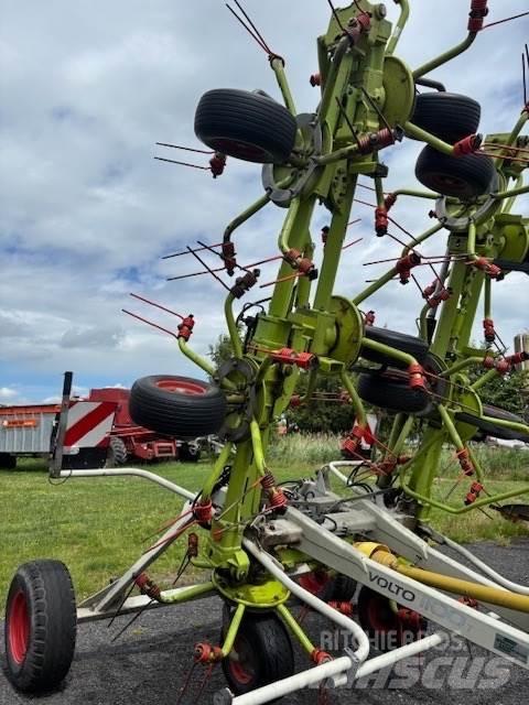 CLAAS Volto 1100 T 耙與翻草機