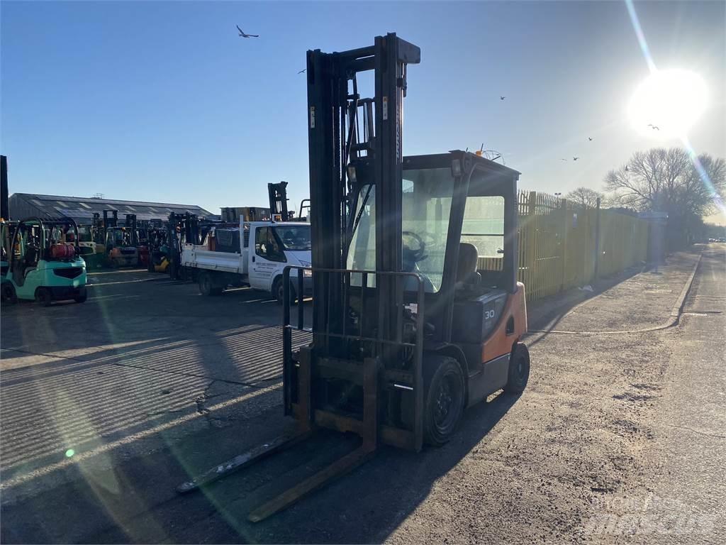 Doosan D30S-5 柴油卡車