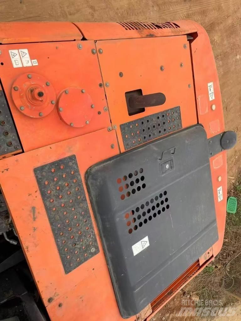 Hitachi ZX 200 履帶式 挖土機/掘鑿機/挖掘機