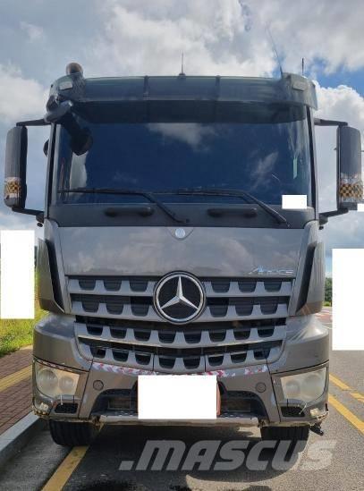 Mercedes-Benz 3951 側卸礦車