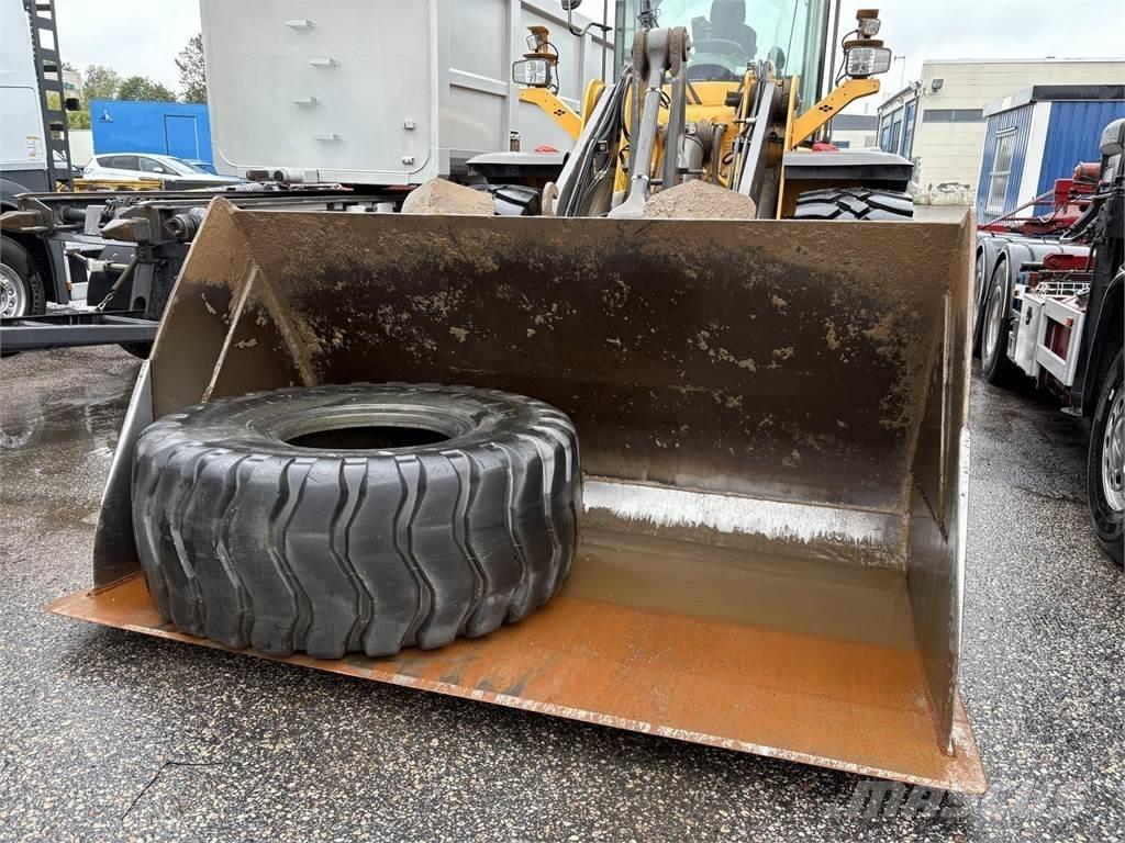 Volvo L110H 輪胎式裝載機
