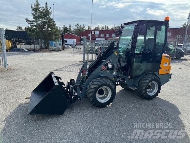 GiANT G2300 HD 小型裝載機
