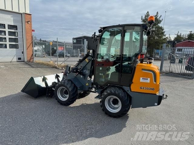 GiANT G2300 HD 小型裝載機