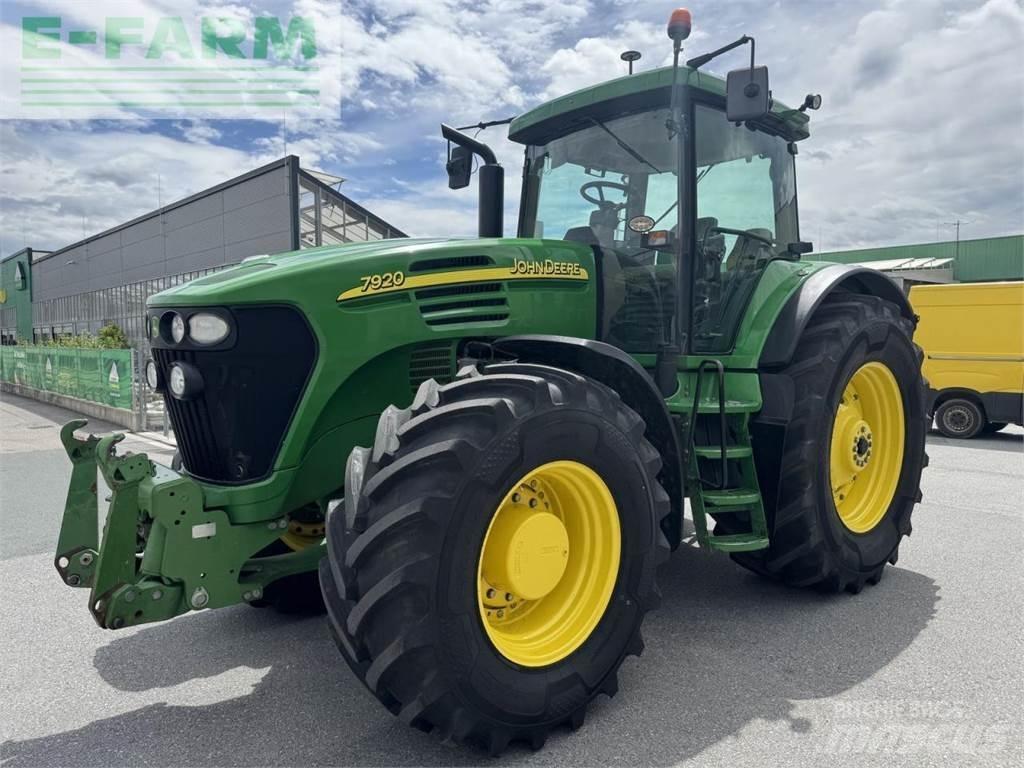 John Deere 7920 曳引機