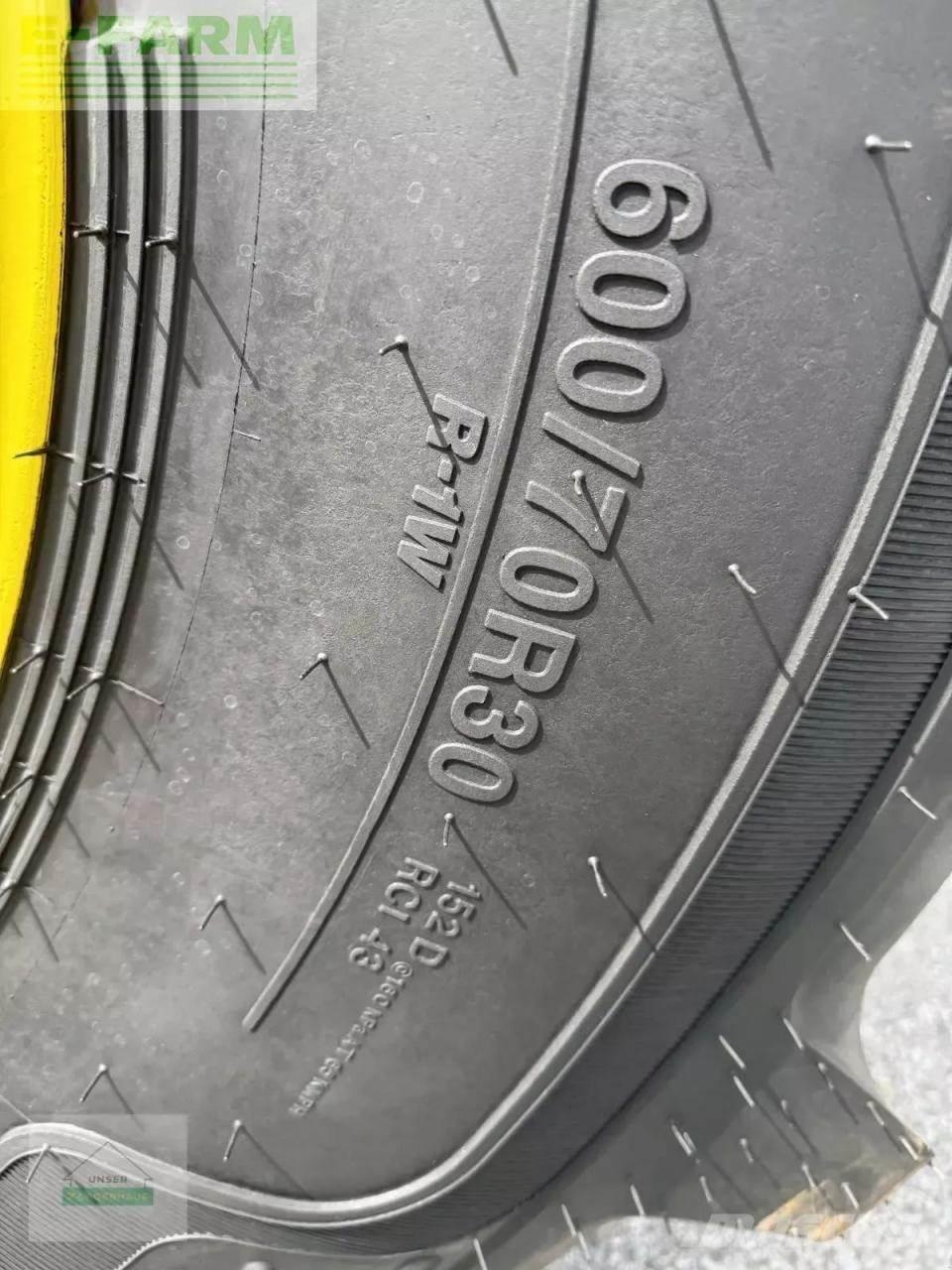 John Deere 7920 曳引機