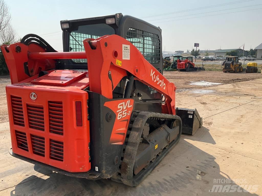 Kubota SVL65-2 滑移轉向裝載機