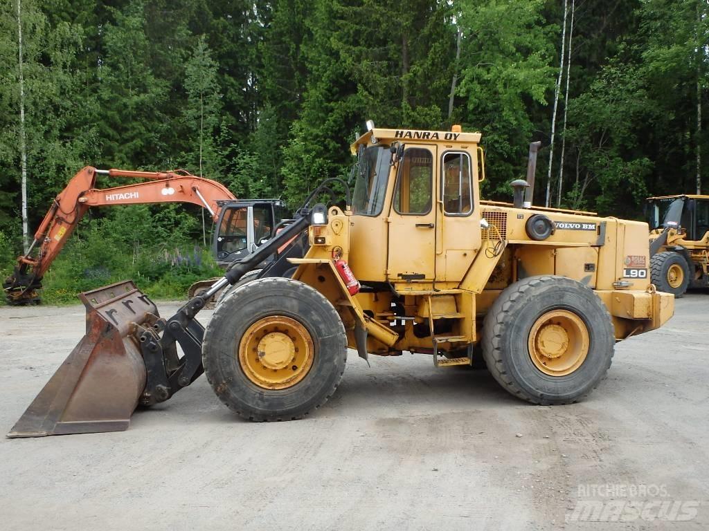 Volvo BM L 90 輪胎式裝載機