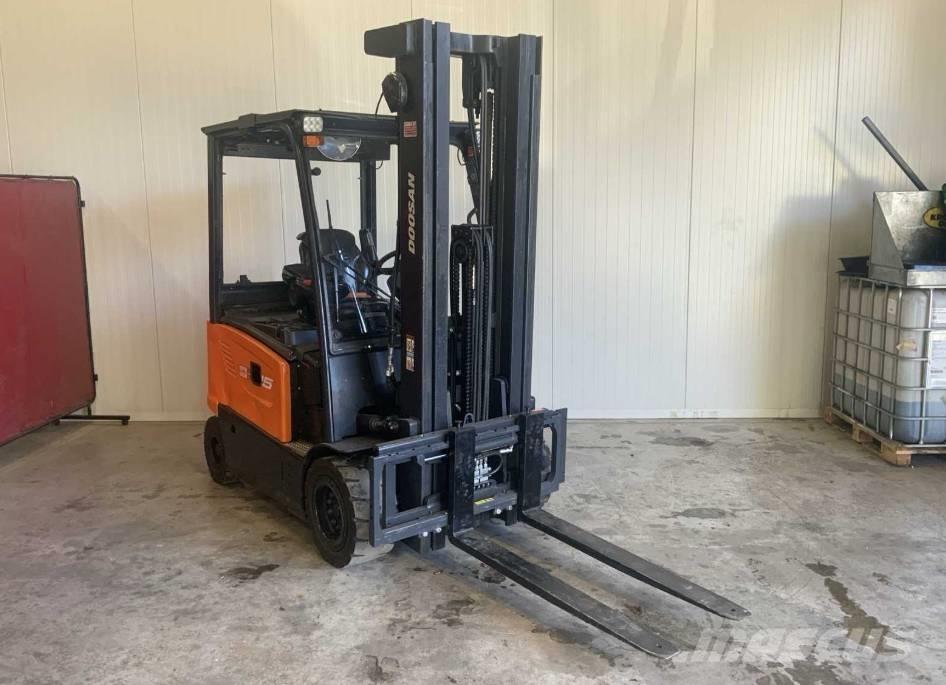 Doosan B 25 X-7 電動堆高機