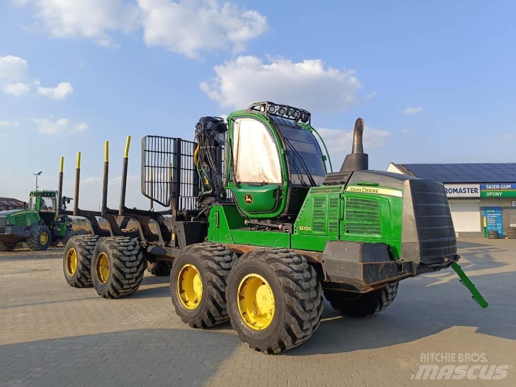 John Deere 1210 G 集運機