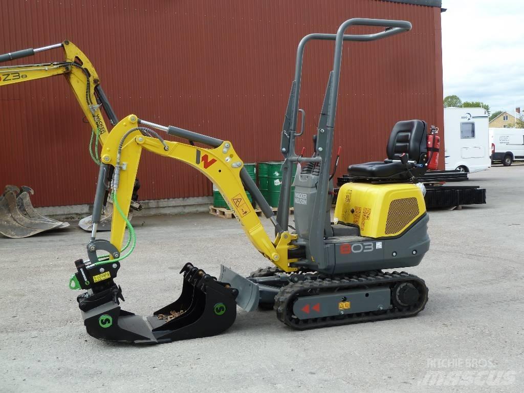 Wacker Neuson 803 小型挖土機/掘鑿機<7t(小型挖掘機)