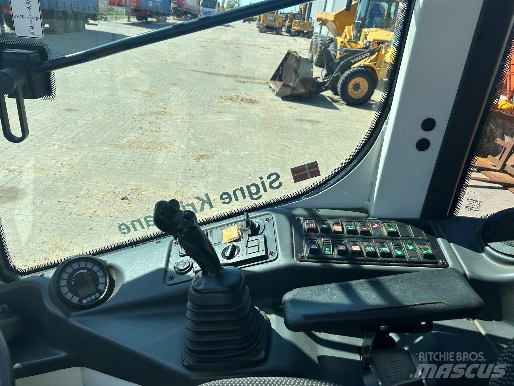 Liebherr L 506 輪胎式裝載機
