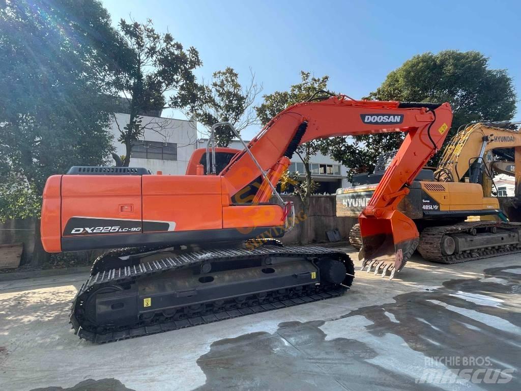 Doosan DX 225 LC 履帶式 挖土機/掘鑿機/挖掘機