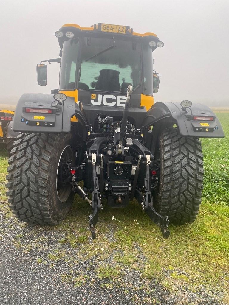 JCB Fastrac 4220 曳引機