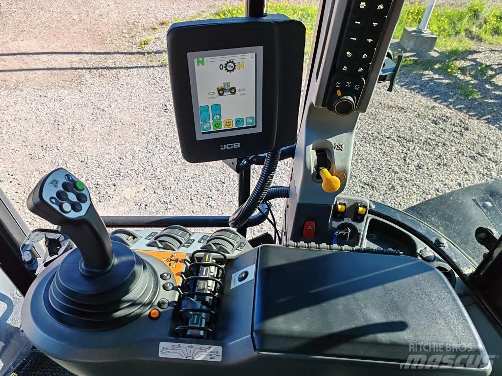 JCB Fastrac 4220 曳引機