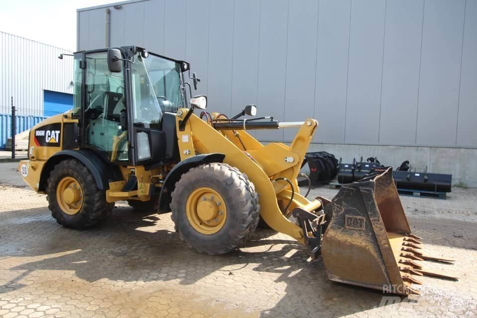 CAT 906M 輪胎式裝載機