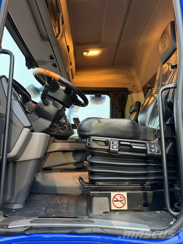 Scania R540B8x4*4NB 商用底盤車