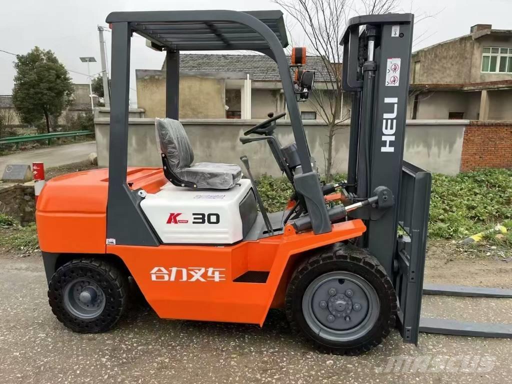 Heli 30 伸縮臂操作車