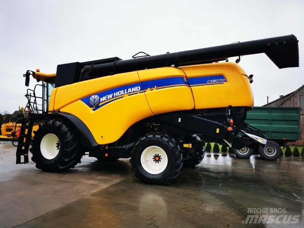 New Holland CX8070 聯合收穫機