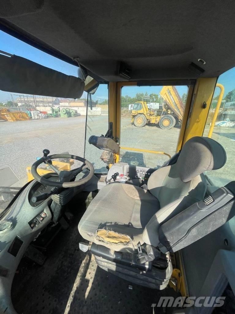 Volvo L 120 E 輪胎式裝載機