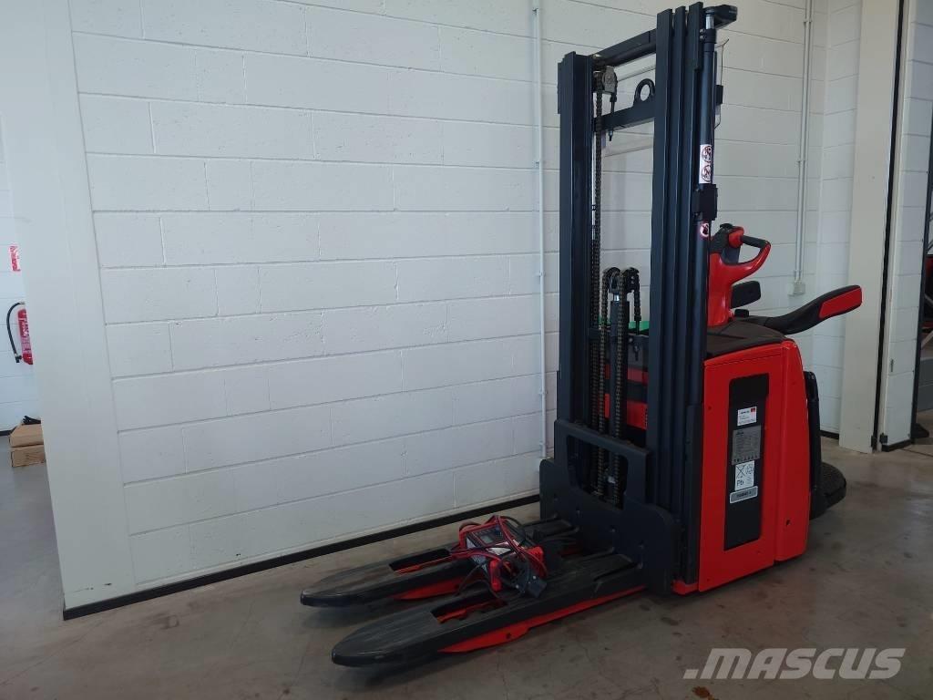 Linde L14APi/1173 自走式堆積機
