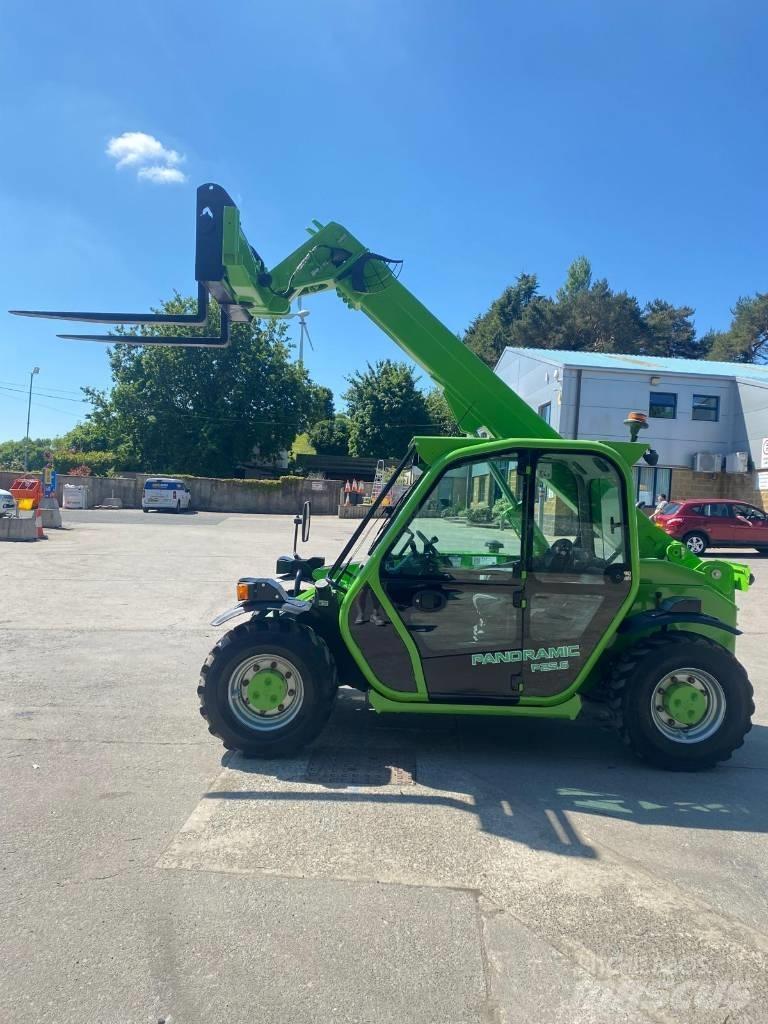 Merlo P 25.6 伸縮臂操作車