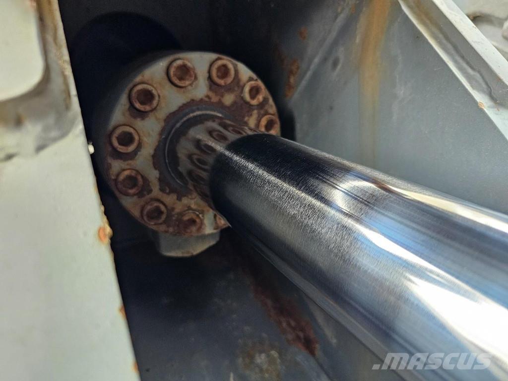 Terex TM350 廢棄物/工業用操作車