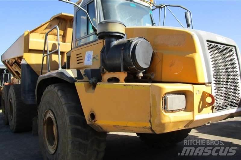 Bell B40D 鉸接式起吊車