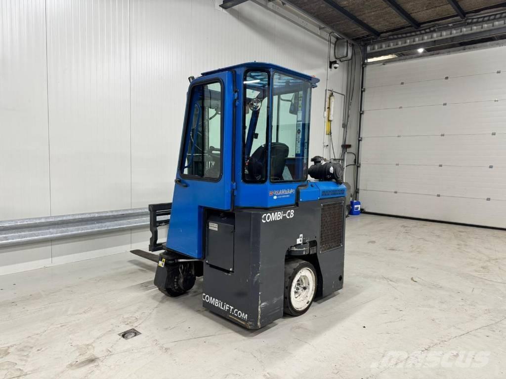 Combilift C3000CB 鏟裝機