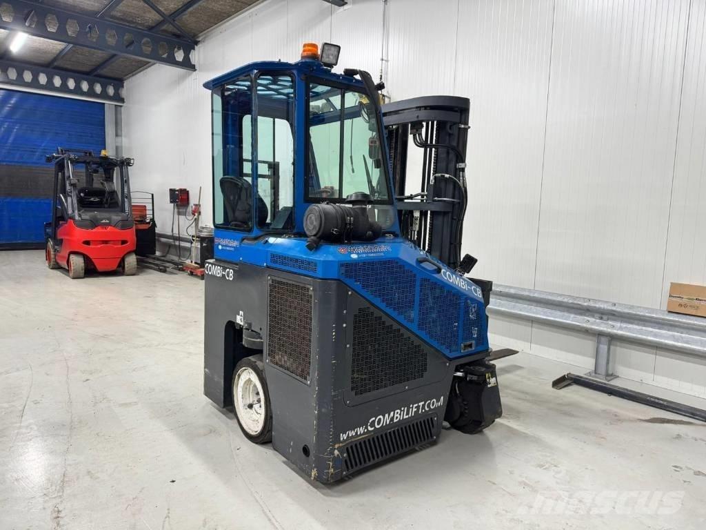 Combilift C3000CB 鏟裝機