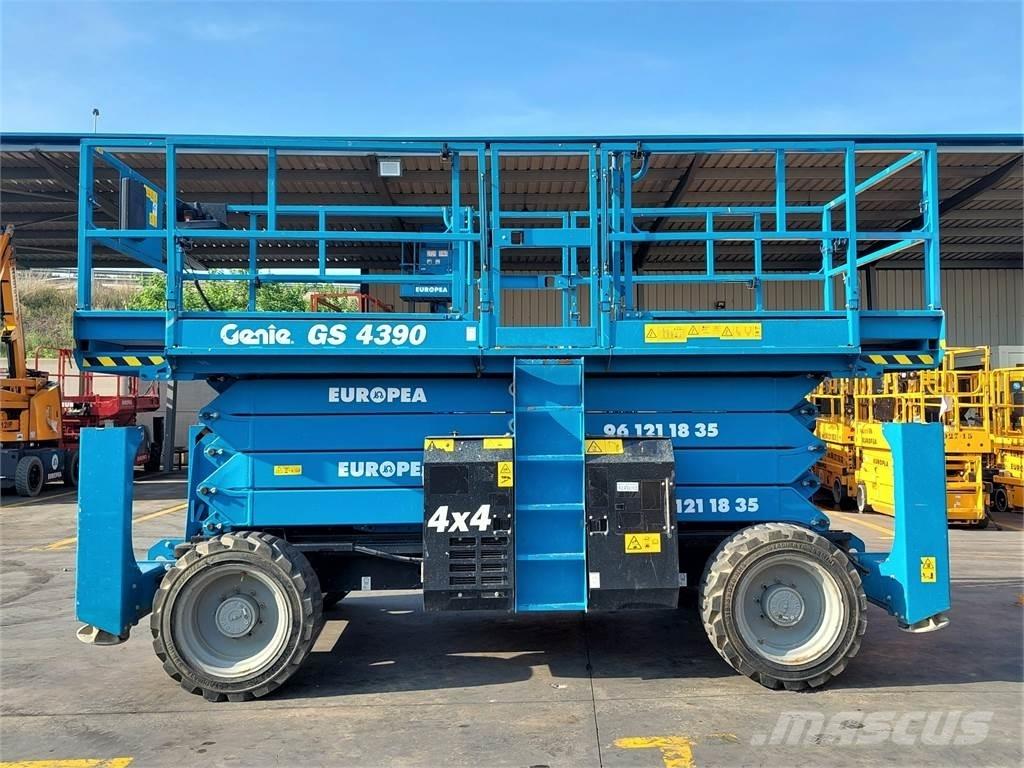 Genie GS4390 剪式升降機