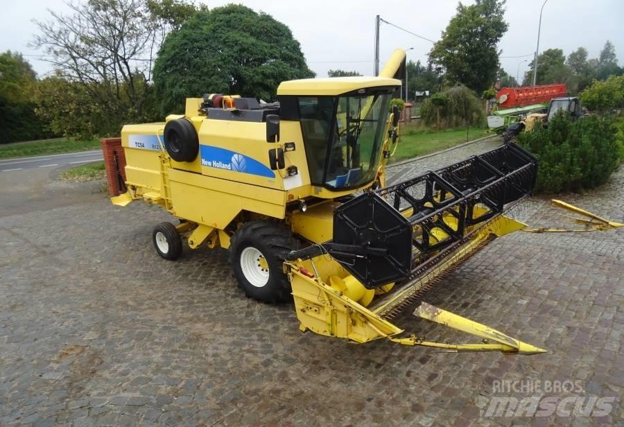 New Holland TC 54 聯合收穫機