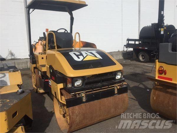 CAT CB 334 D 雙輪滾壓機