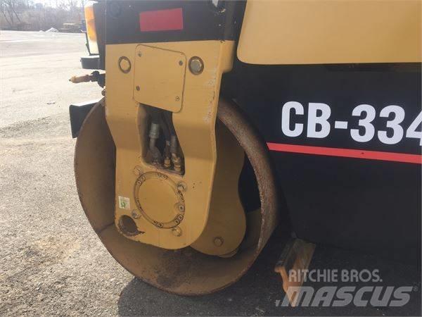 CAT CB 334 D 雙輪滾壓機