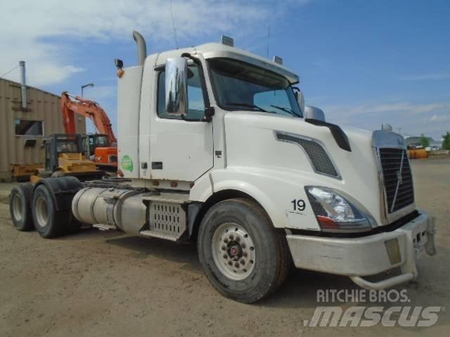 Volvo VNL 曳引機組件