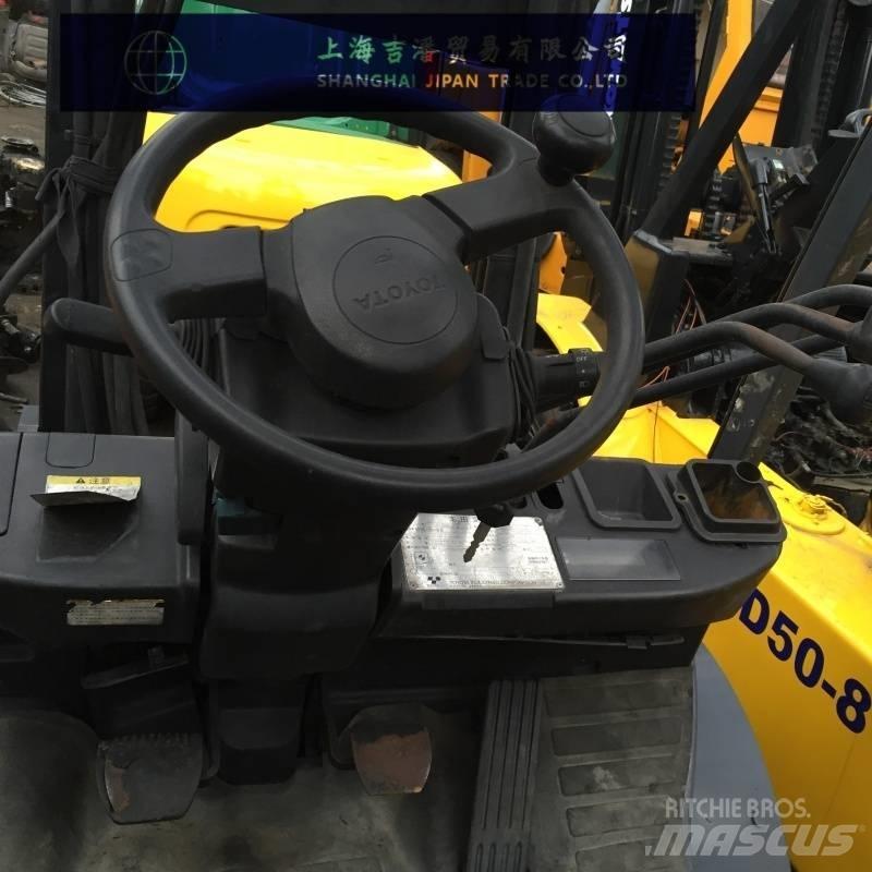 TCM FD 30 柴油卡車