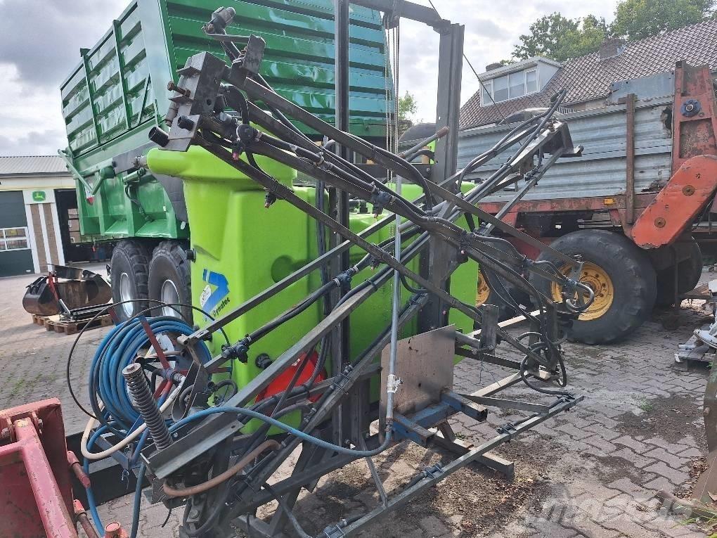 Tecnoma veldspuit 承載式噴霧機