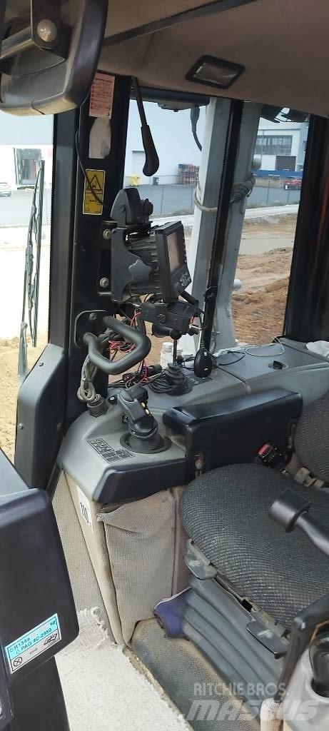 CAT D6N XL 履帶推土機